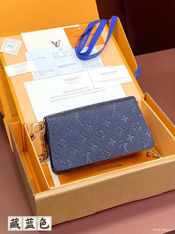 First bag ru LOUIS Métis VUITTON On Chain Wallet 0621
